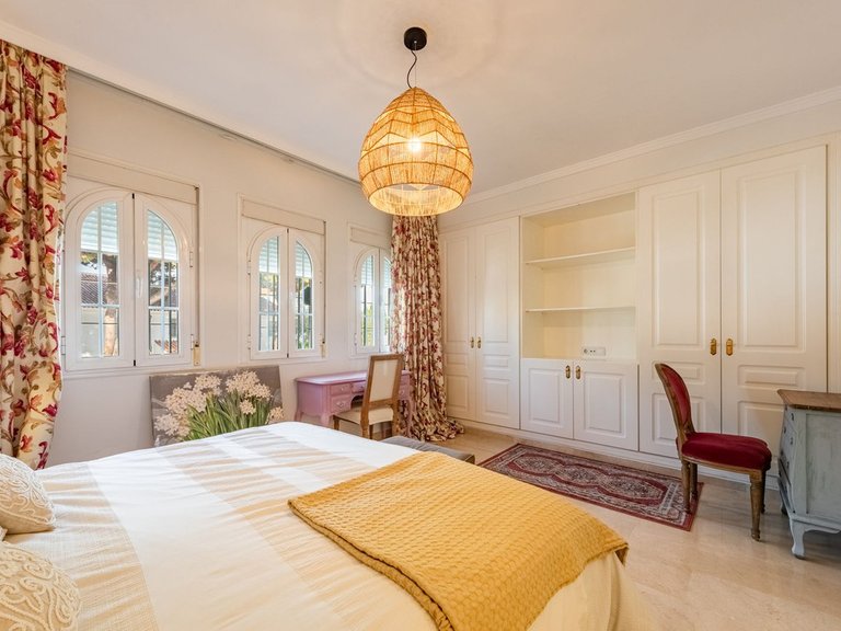 Villa for Sale in Nagüeles, Malaga 18
