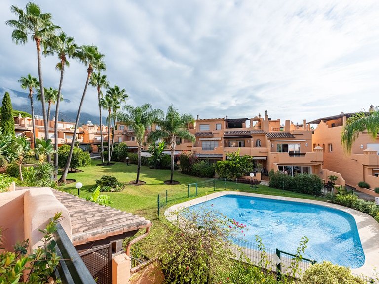 Villa for Sale in Nagüeles, Malaga 20