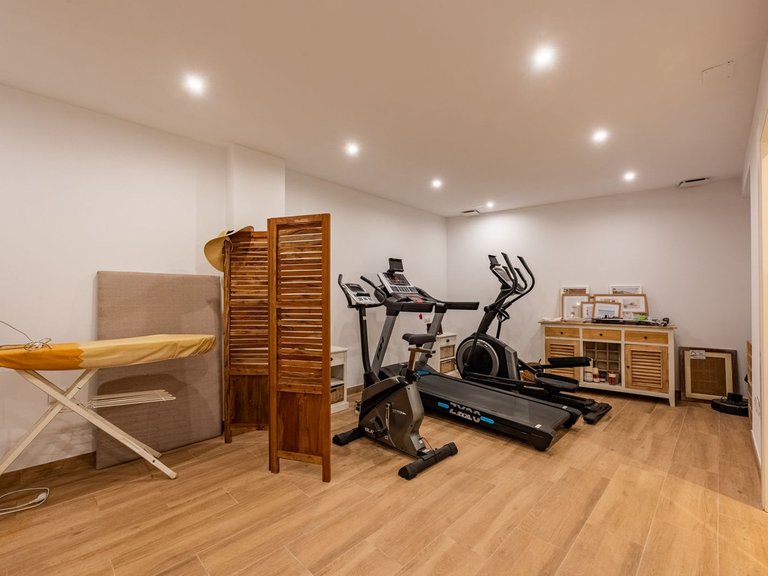 Villa for Sale in Nagüeles, Malaga 21