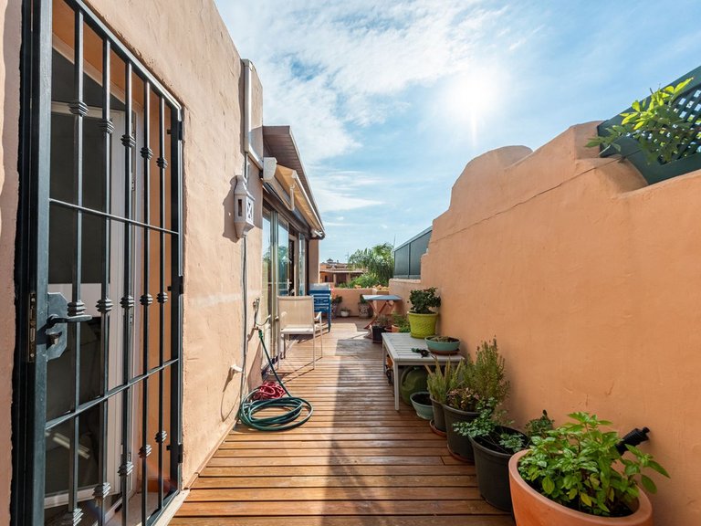 Villa for Sale in Nagüeles, Malaga 25