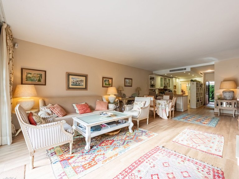 Villa for Sale in Nagüeles, Malaga 3