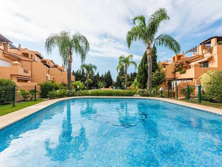 Villa for Sale in Nagüeles, Malaga 31