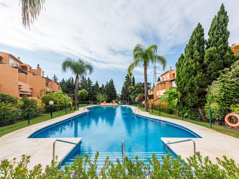 Villa for Sale in Nagüeles, Malaga 33