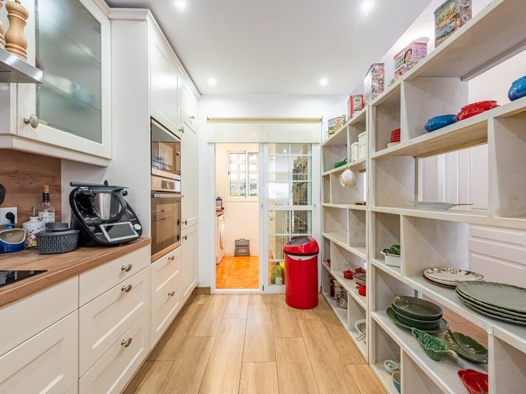 Villa for Sale in Nagüeles, Malaga 9