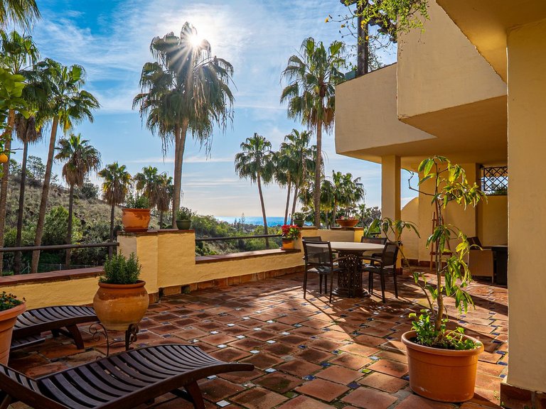 Apartment for Sale in The Golden Mile, Malaga 1