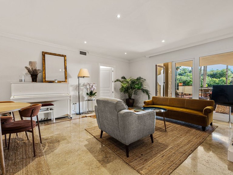 Apartment for Sale in The Golden Mile, Malaga 10