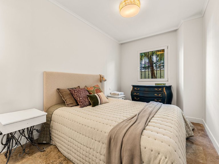 Apartment for Sale in The Golden Mile, Malaga 14