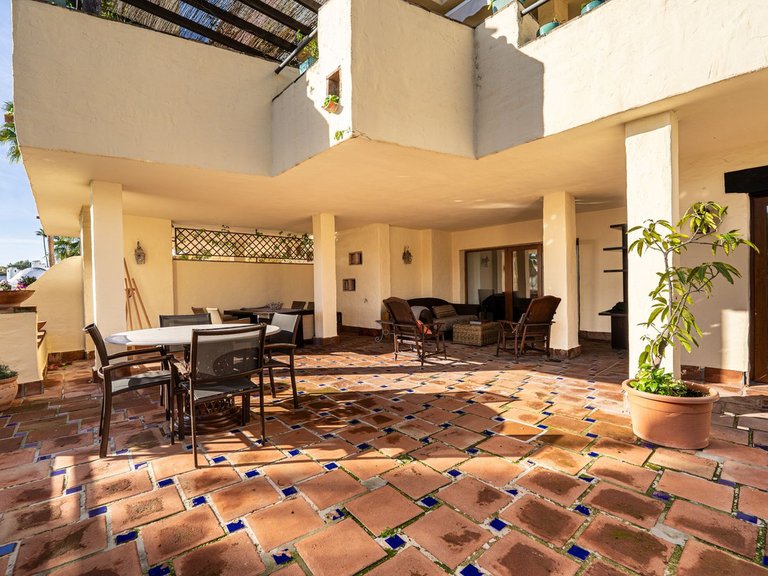 Apartment for Sale in The Golden Mile, Malaga 18