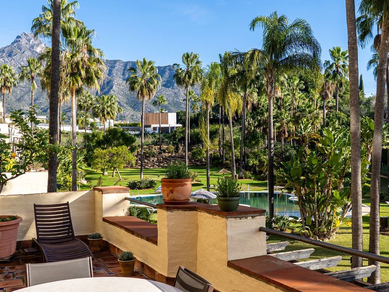 Apartment for Sale in The Golden Mile, Malaga 19