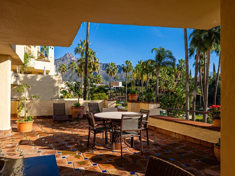 Apartment for Sale in The Golden Mile, Malaga 21