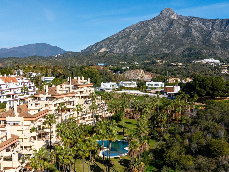 Apartment for Sale in The Golden Mile, Malaga 22