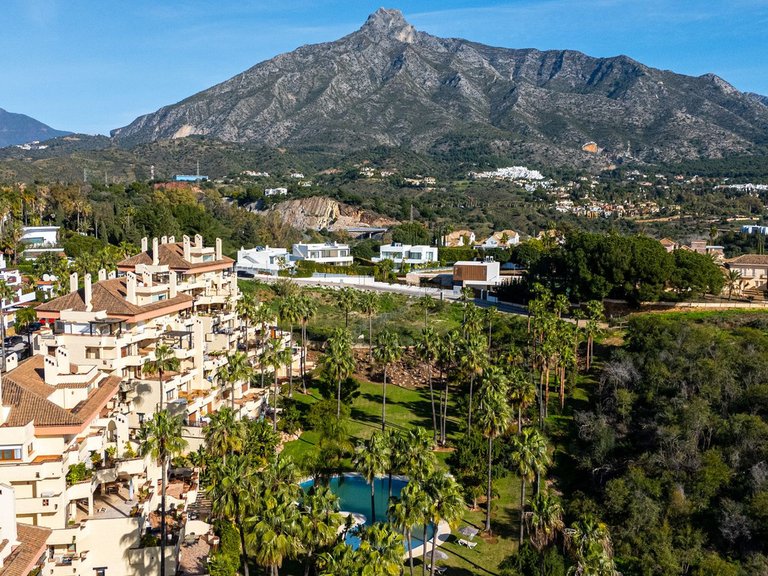 Apartment for Sale in The Golden Mile, Malaga 24