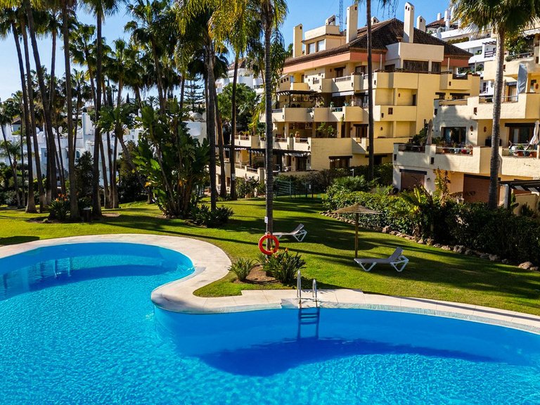 Apartment for Sale in The Golden Mile, Malaga 26