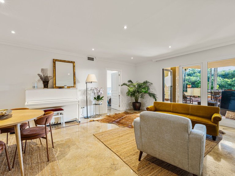 Apartment for Sale in The Golden Mile, Malaga 3
