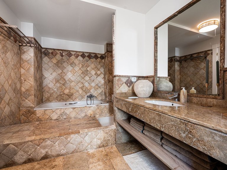 Apartment for Sale in The Golden Mile, Malaga 9