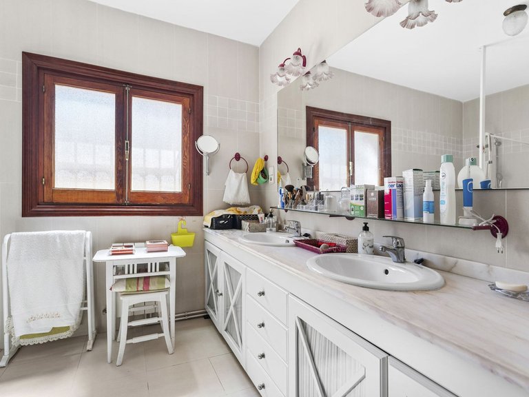 Villa for Sale in El Candado, Malaga 11