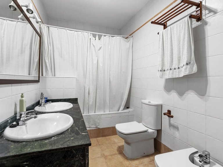Villa for Sale in El Candado, Malaga 15