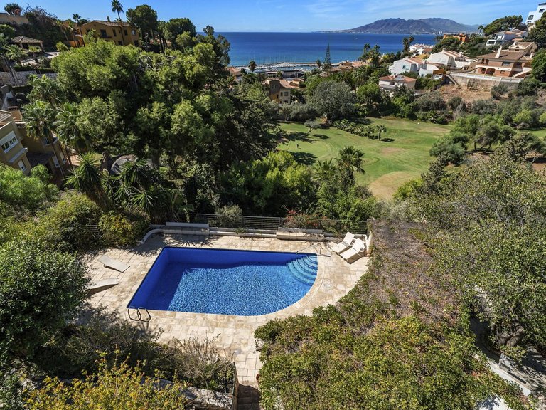 Villa for Sale in El Candado, Malaga 2