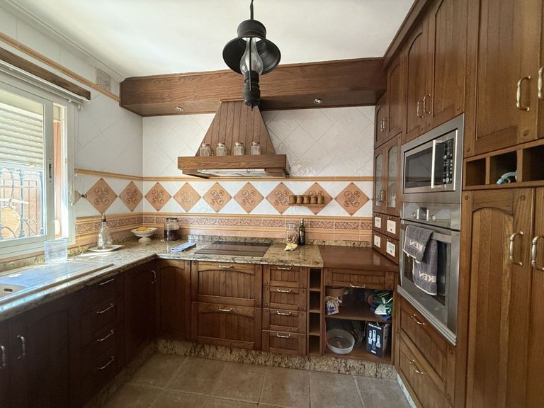 Villa for Sale in Estepona, Malaga 6