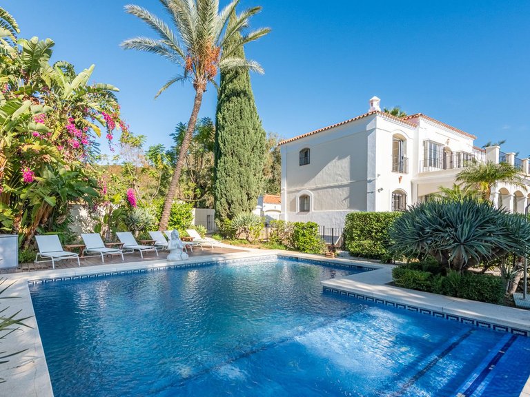 Villa for Sale in Nueva Andalucía, Malaga 13