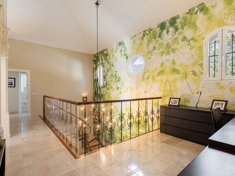 Villa for Sale in Nueva Andalucía, Malaga 15
