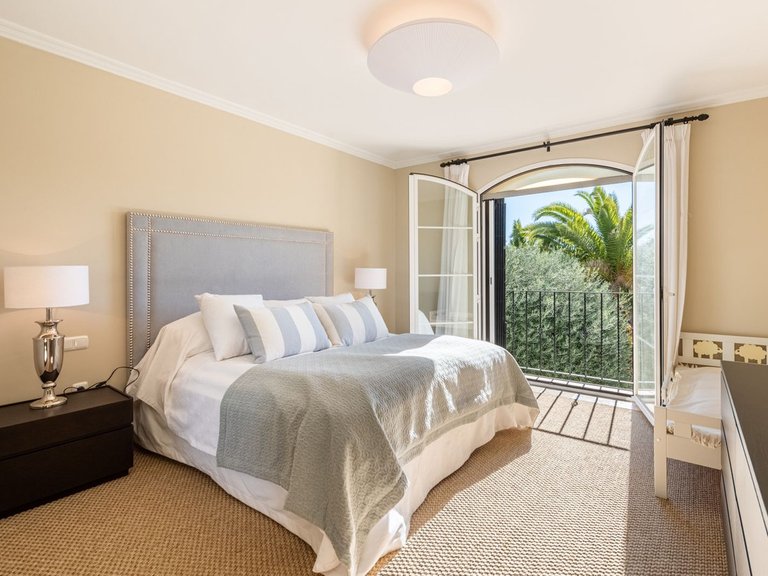 Villa for Sale in Nueva Andalucía, Malaga 19