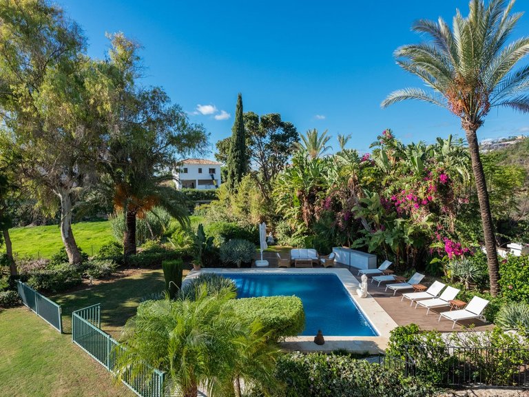 Villa for Sale in Nueva Andalucía, Malaga 33