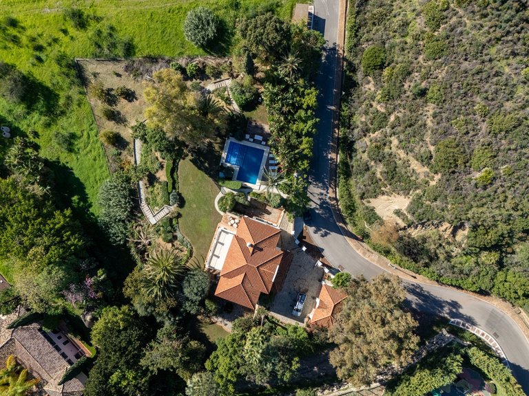 Villa for Sale in Nueva Andalucía, Malaga 36