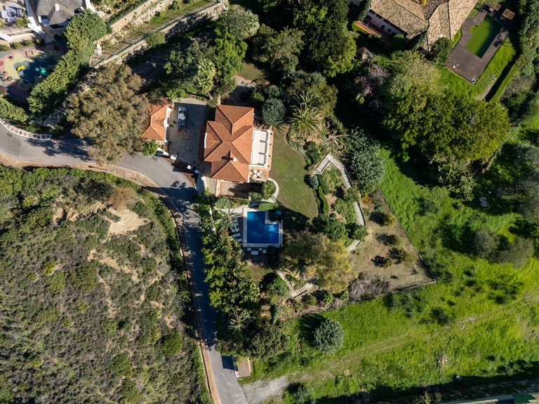 Villa for Sale in Nueva Andalucía, Malaga 37