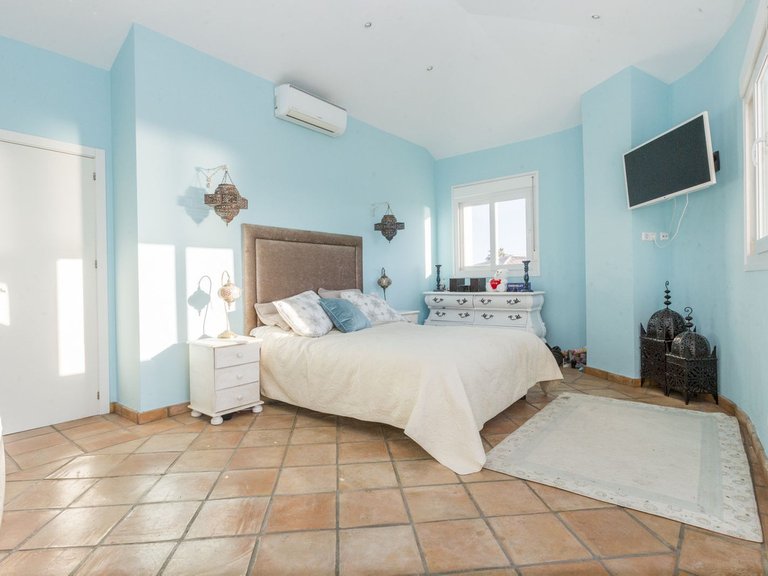 Villa for Sale in El Chaparral, Malaga 26