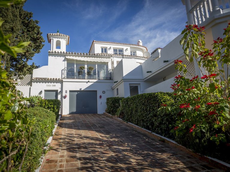 Villa for Sale in El Chaparral, Malaga 35