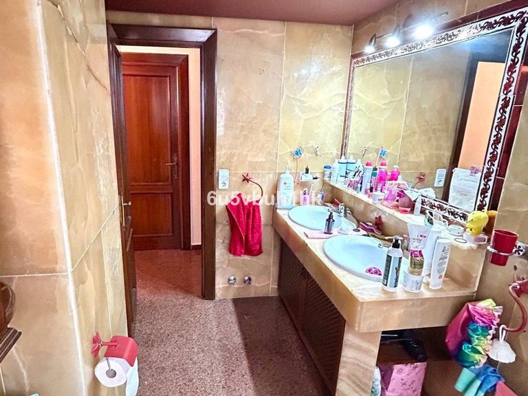 Apartment for Sale in Fuengirola, Malaga 19