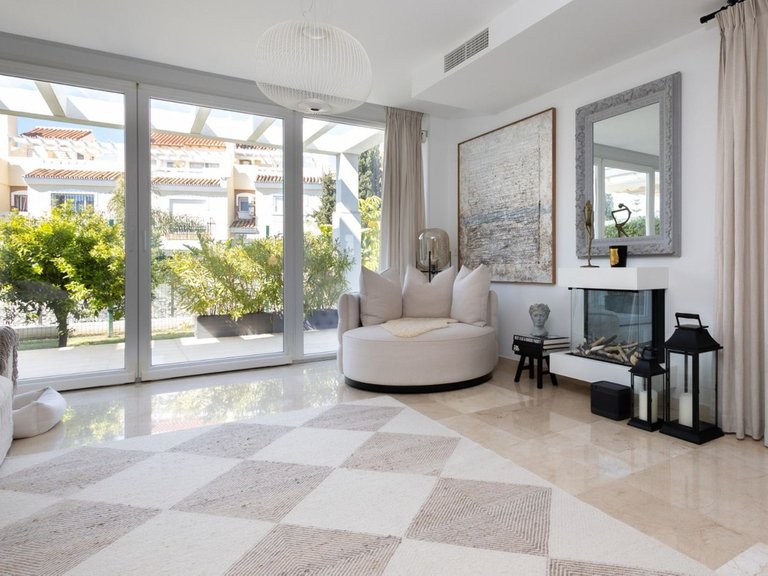 Villa for Sale in Calahonda, Malaga 10