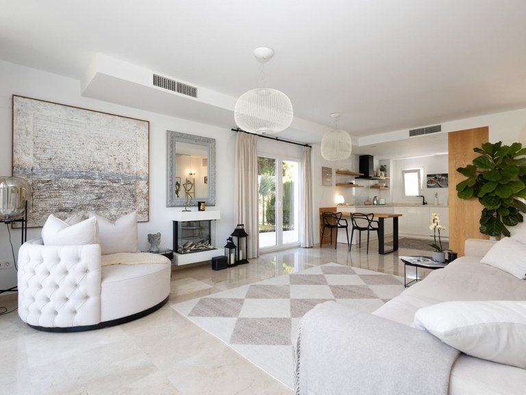 Villa for Sale in Calahonda, Malaga 5