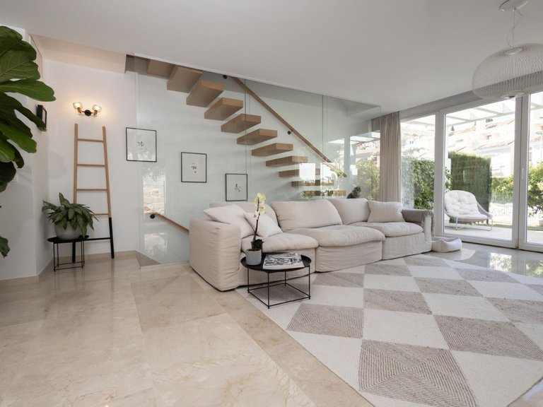 Villa for Sale in Calahonda, Malaga 6