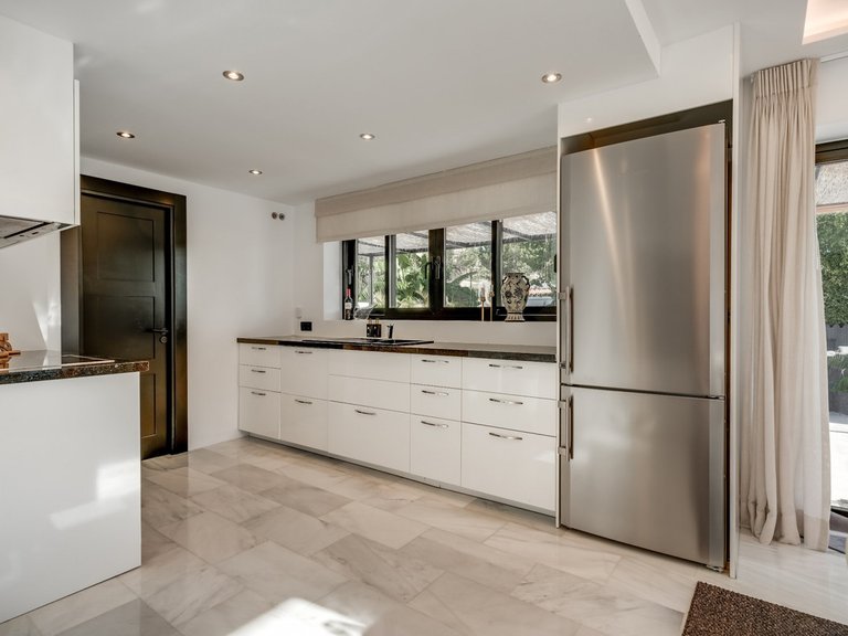 Villa for Sale in Nueva Andalucía, Malaga 17
