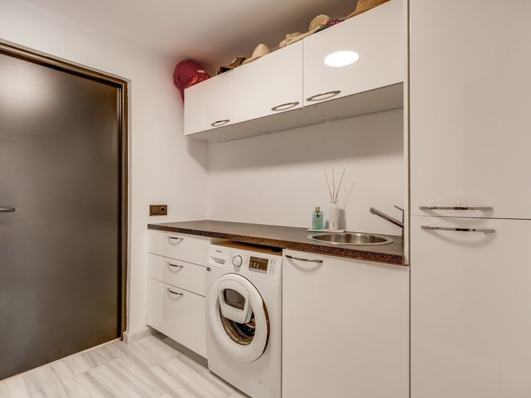 Villa for Sale in Nueva Andalucía, Malaga 18