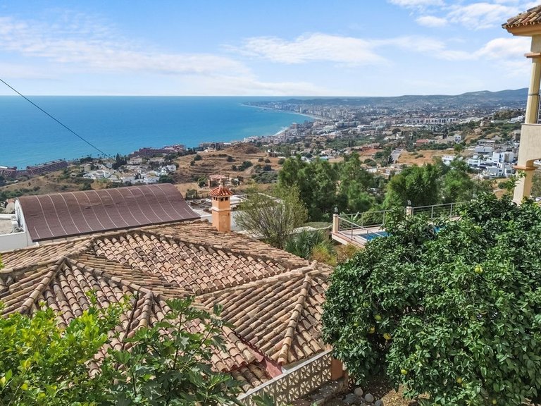 Villa for Sale in Benalmadena, Malaga 1