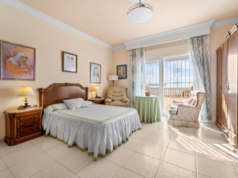 Villa for Sale in Benalmadena, Malaga 12
