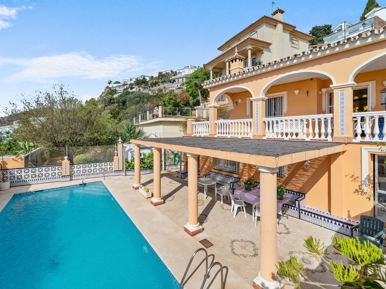 Villa for Sale in Benalmadena, Malaga 5