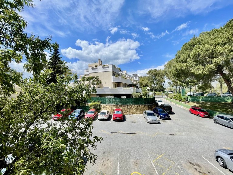 Apartment for Sale in Nueva Andalucía, Malaga 21