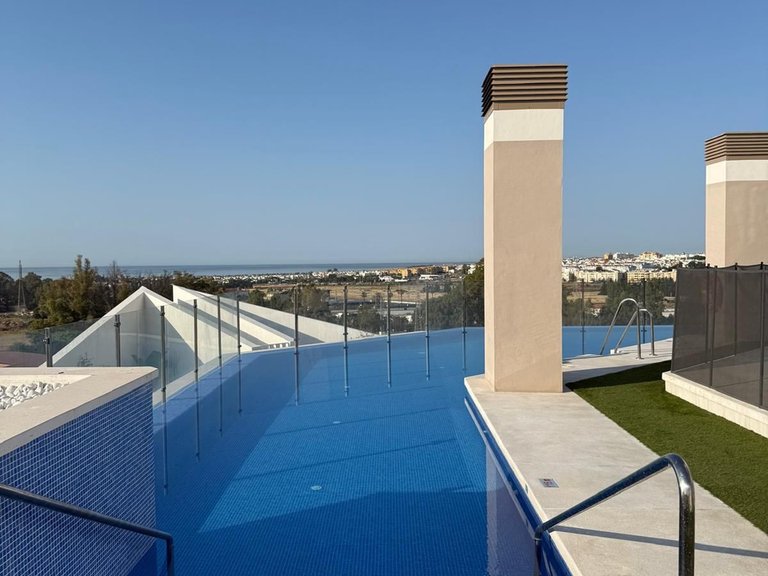 Apartment for Sale in Nueva Andalucía, Malaga 1