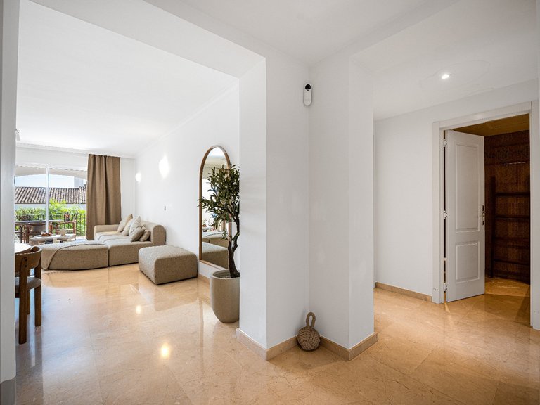 Apartment for Sale in La Quinta, Malaga 11