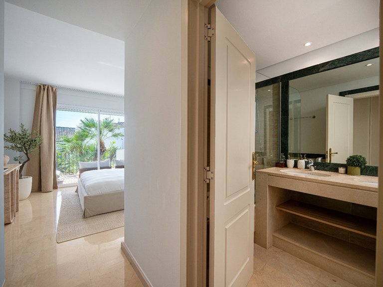 Apartment for Sale in La Quinta, Malaga 14