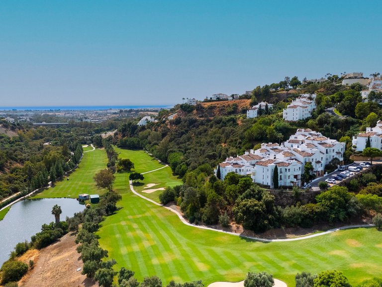 Apartment for Sale in La Quinta, Malaga 3
