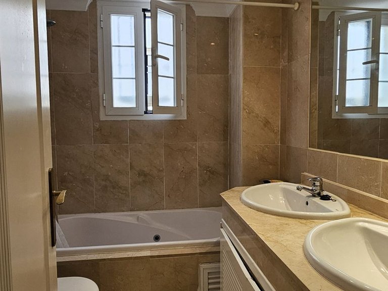 Villa for Sale in San Pedro De Alcántara, Malaga 33