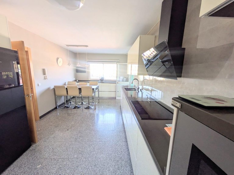 Villa for Sale in Málaga, Malaga 10