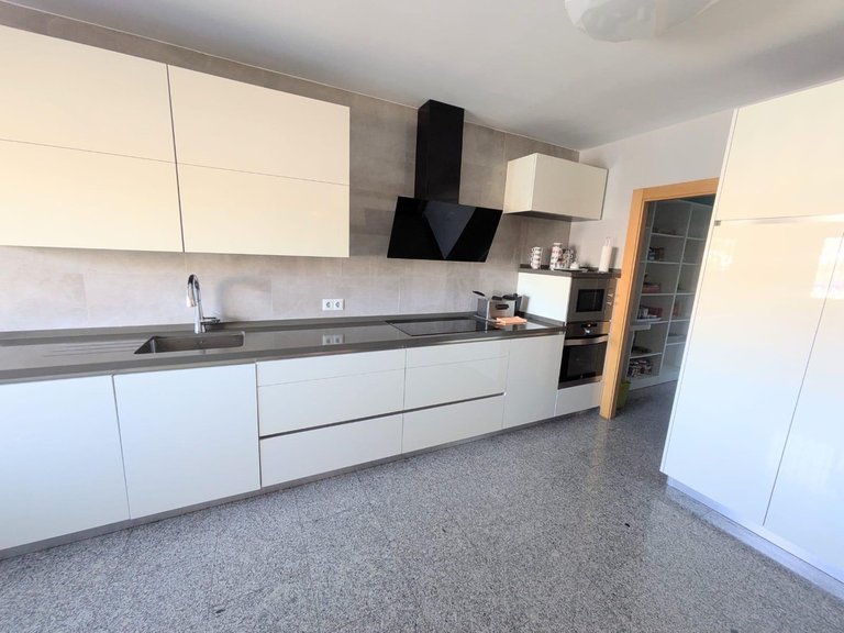 Villa for Sale in Málaga, Malaga 11