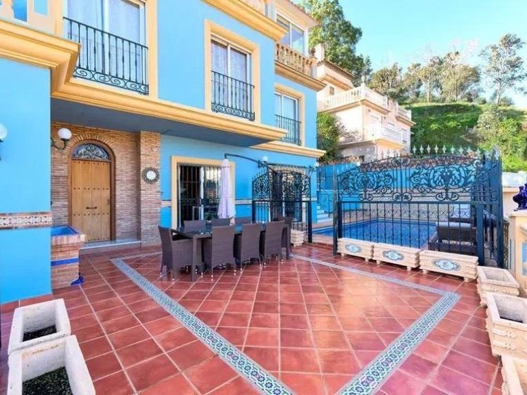 Villa for Sale in Málaga, Malaga 16