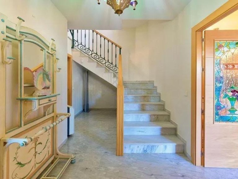Villa for Sale in Málaga, Malaga 17